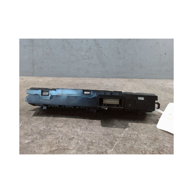 BOUTON DE WARNING RENAULT CLIO
