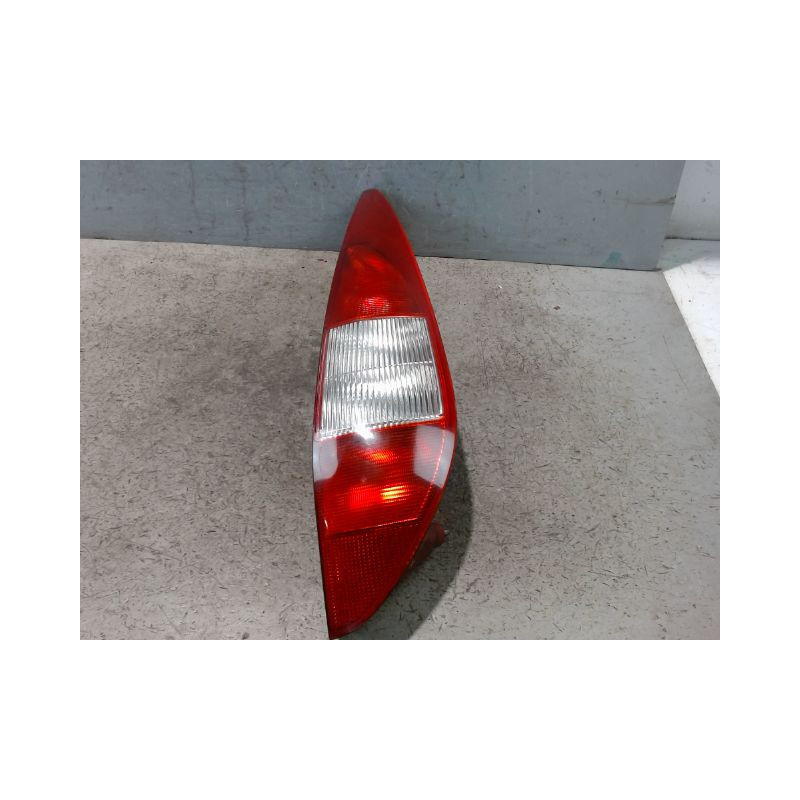 FEU ARRIERE DROIT FORD MONDEO CLIPPER 00-07