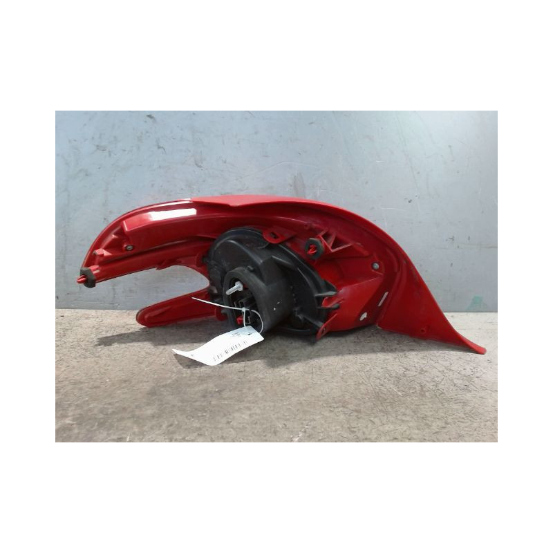 FEU ARRIERE DROIT PEUGEOT 208