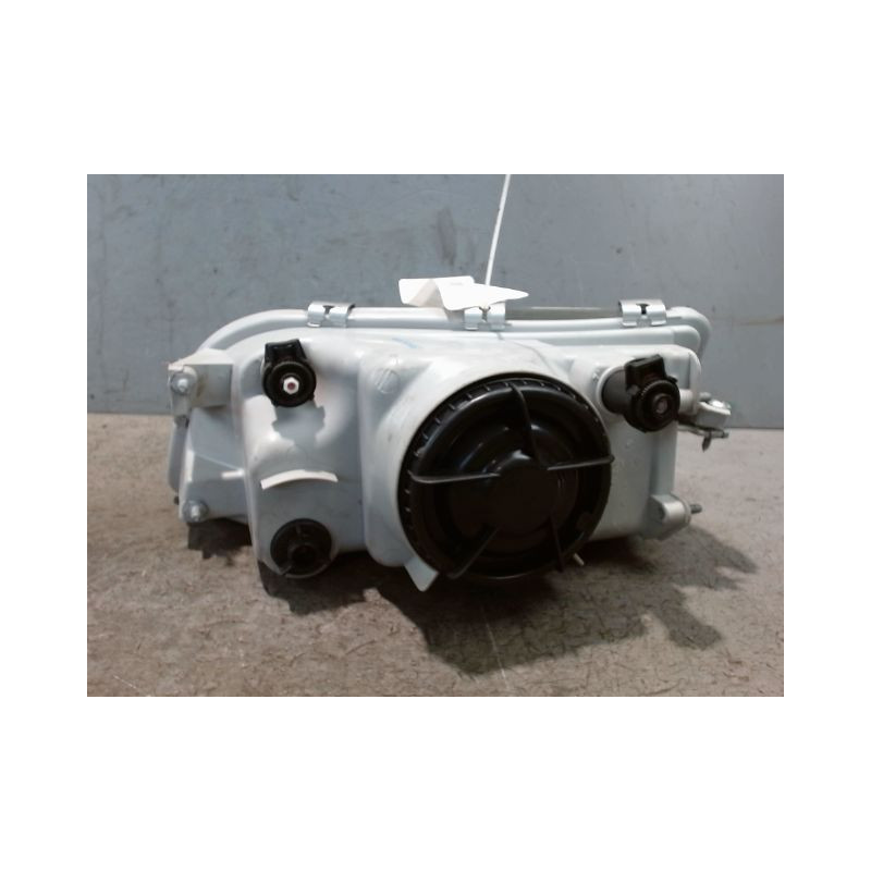 PHARE DROIT VOLVO V40 -2000