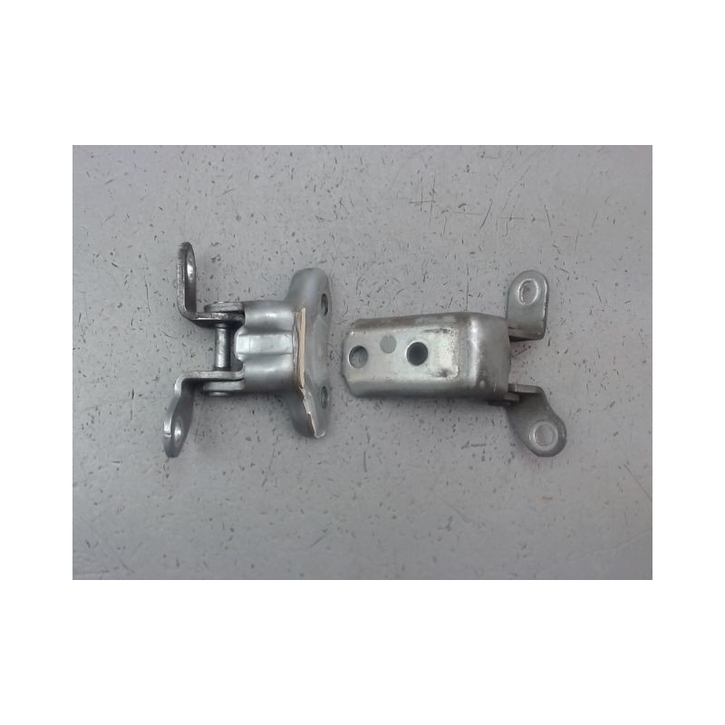 CHARNIÈRE PORTE ARD TOYOTA AURIS 2010-