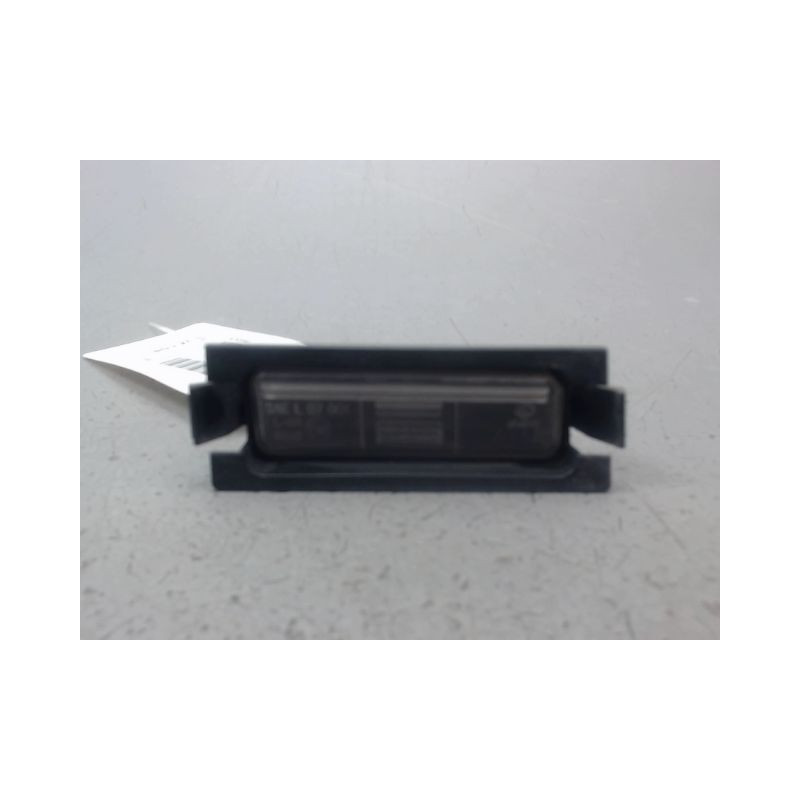 ECLAIREUR PLAQUE DE POLICE GAUCHE KIA CEE-D