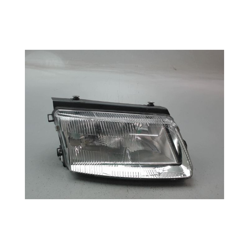 PHARE DROIT VOLKSWAGEN PASSAT BERL. IV Phase 1 (3B) 1996-2000