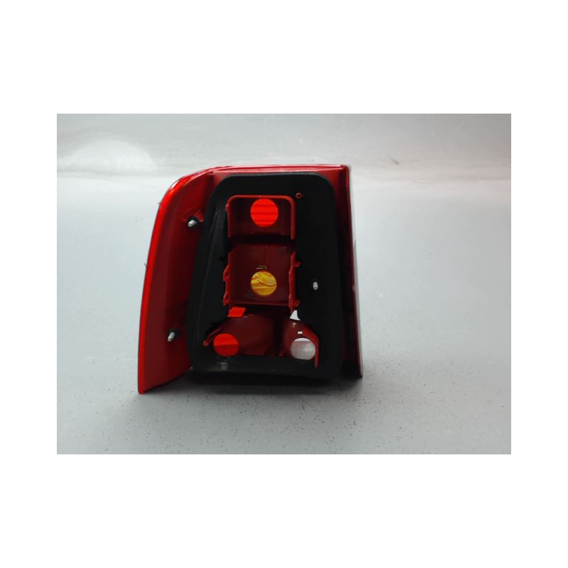 FEU ARRIERE DROIT VOLKSWAGEN PASSAT BERL. IV Phase 1 (3B) 1996-2000