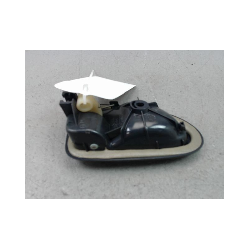 POIGNEE INTERIEURE PORTE AVANT DROIT RENAULT CLIO II Phase 2 2001-2006