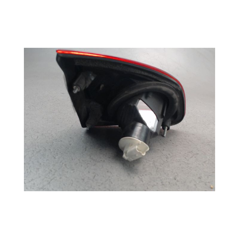 FEU ARRIERE INTERIEUR DROIT NISSAN QASHQAI