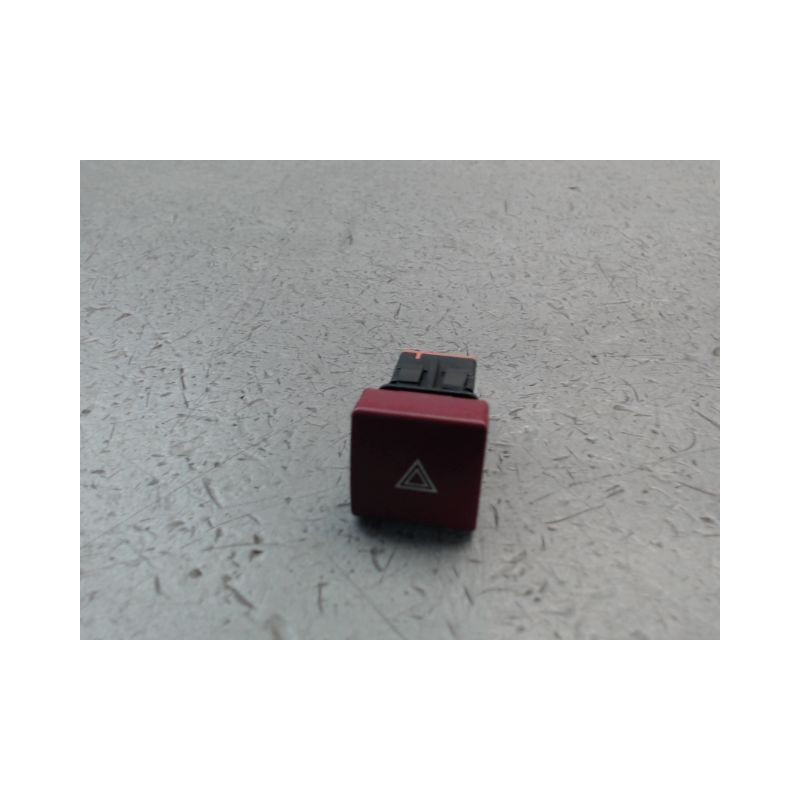 BOUTON DE WARNING PEUGEOT PARTNER