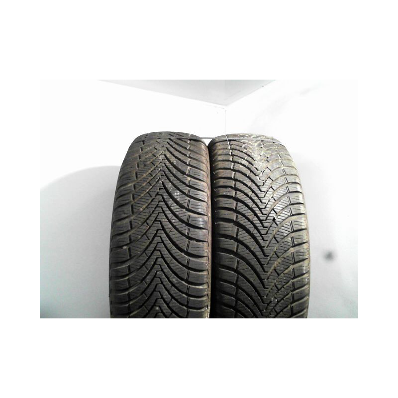 Paire de pneus KUMHO SOLUS 4S HA32 195 60 16 93 V
