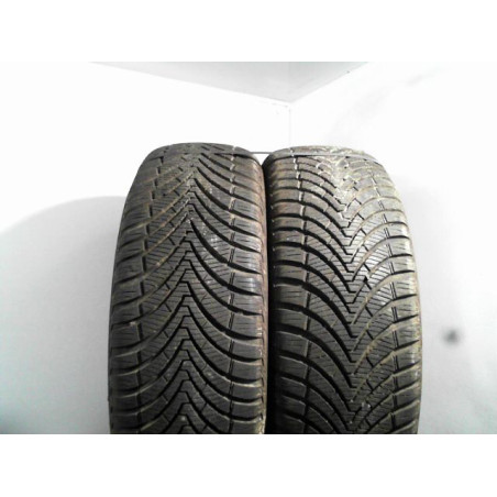 Paire de pneus KUMHO SOLUS 4S HA32 195 60 16 93 V