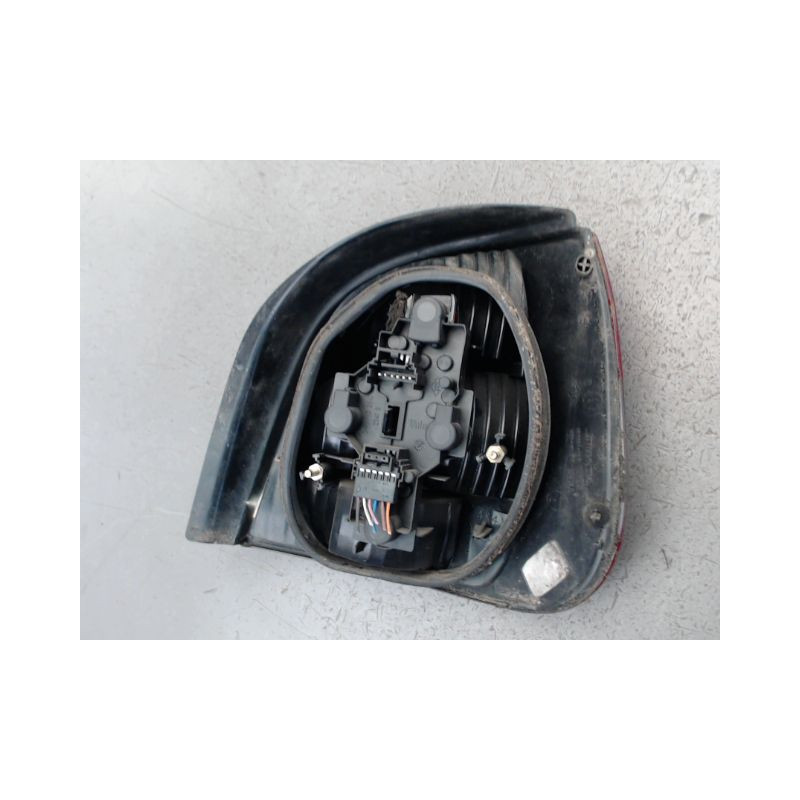 FEU ARRIERE DROIT RENAULT MEGANE