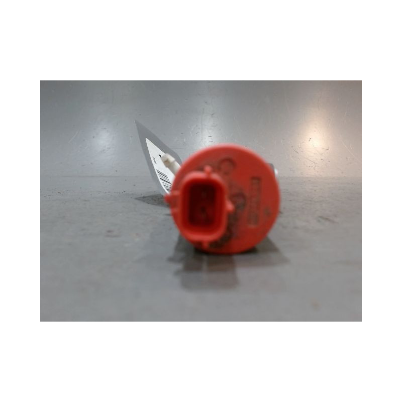 POMPE LAVE-GLACE AVANT TOYOTA AVENSIS