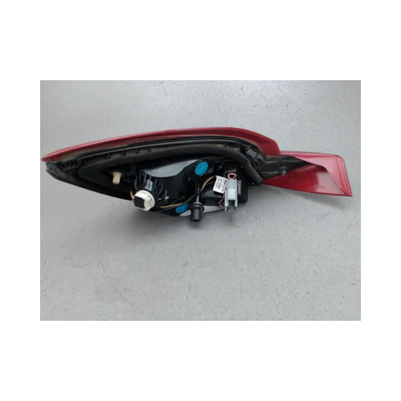 FEU ARRIERE INTERIEUR DROIT FORD FIESTA