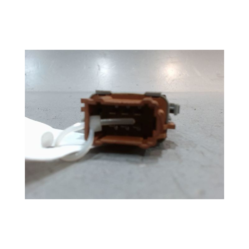 COMMANDE LEVE-GLACE PORTE AVD RENAULT CLIO III