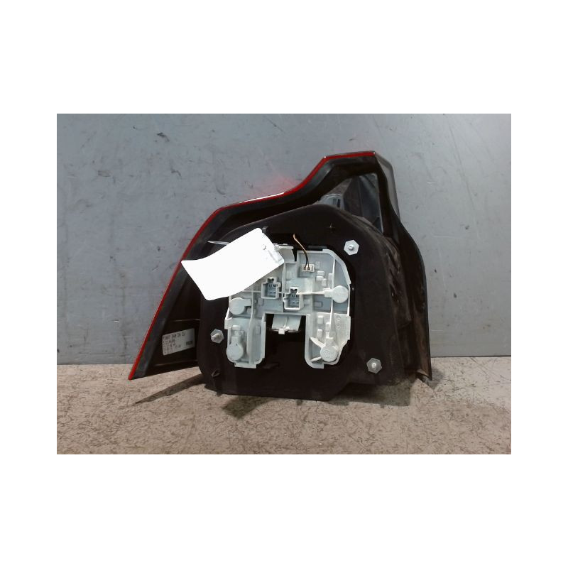 FEU ARRIERE DROIT VOLVO S40 2004-