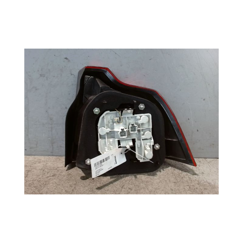 FEU ARRIERE GAUCHE  VOLVO S40 2004-