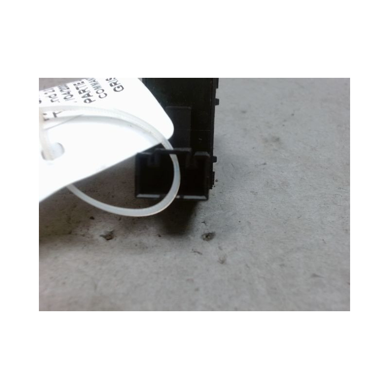 COMMANDE LEVE-GLACE PORTE ARD VOLKSWAGEN PASSAT 2005-