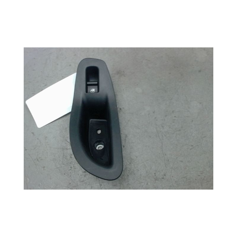 COMMANDE LEVE-GLACE PORTE ARD FIAT 500X