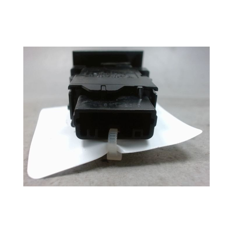 BOUTON DE WARNING TOYOTA COROLLA