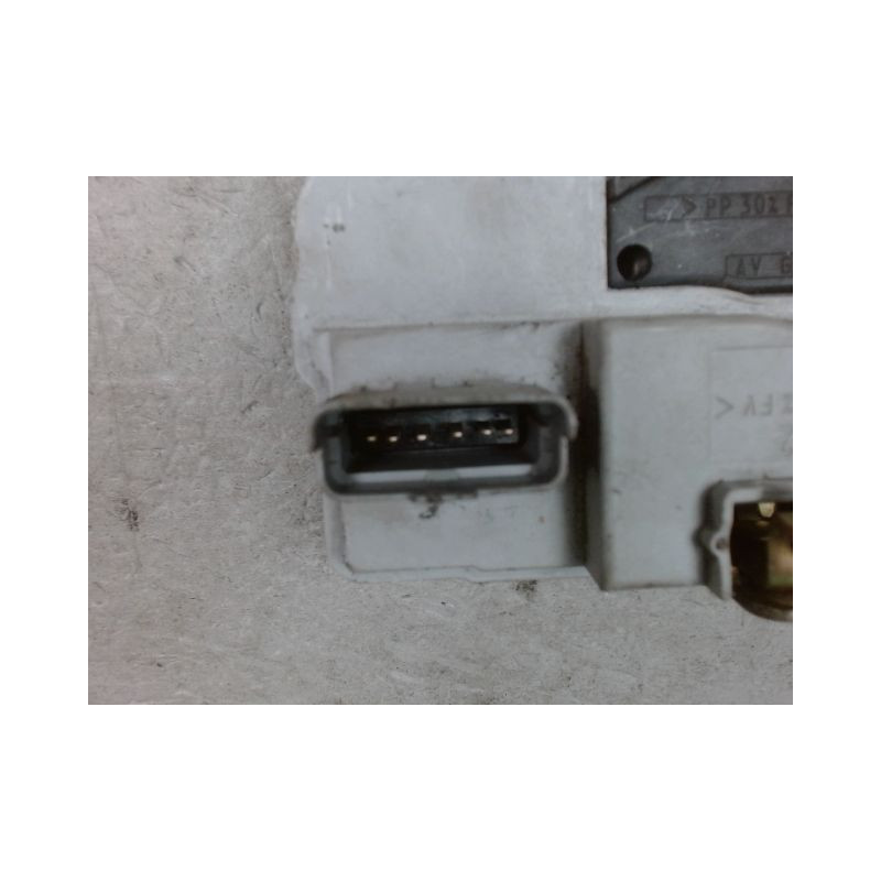 SYSTEME CONDAMNATION AVANT GAUCHE PEUGEOT 206