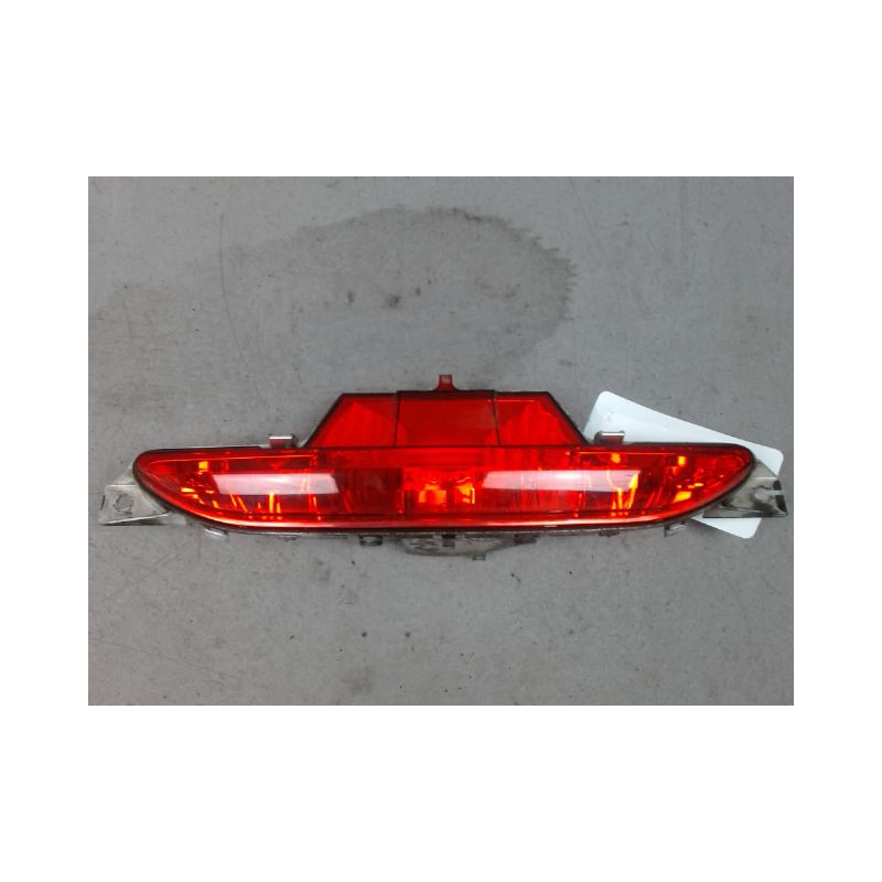 FEU BROUILLARD CENTRAL ARRIERE PEUGEOT 208