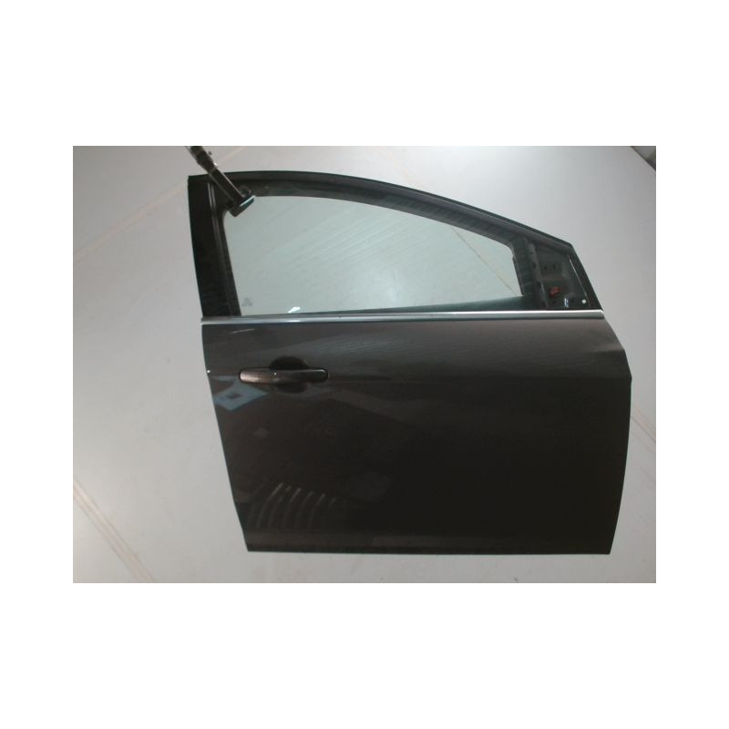 PORTE AVANT DROIT FORD FOCUS
