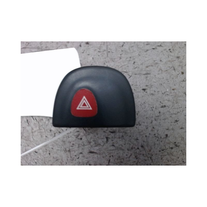 BOUTON DE WARNING RENAULT MEGANE I PH1 CLASSIC -99