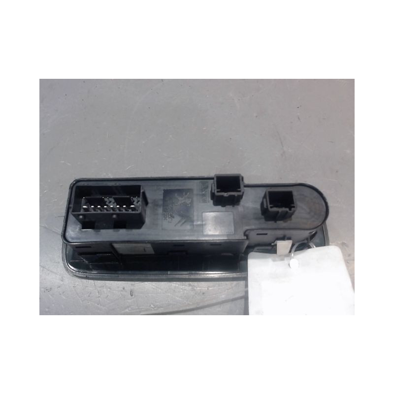 COMMANDE LEVE-GLACE PORTE AVG PEUGEOT 2008