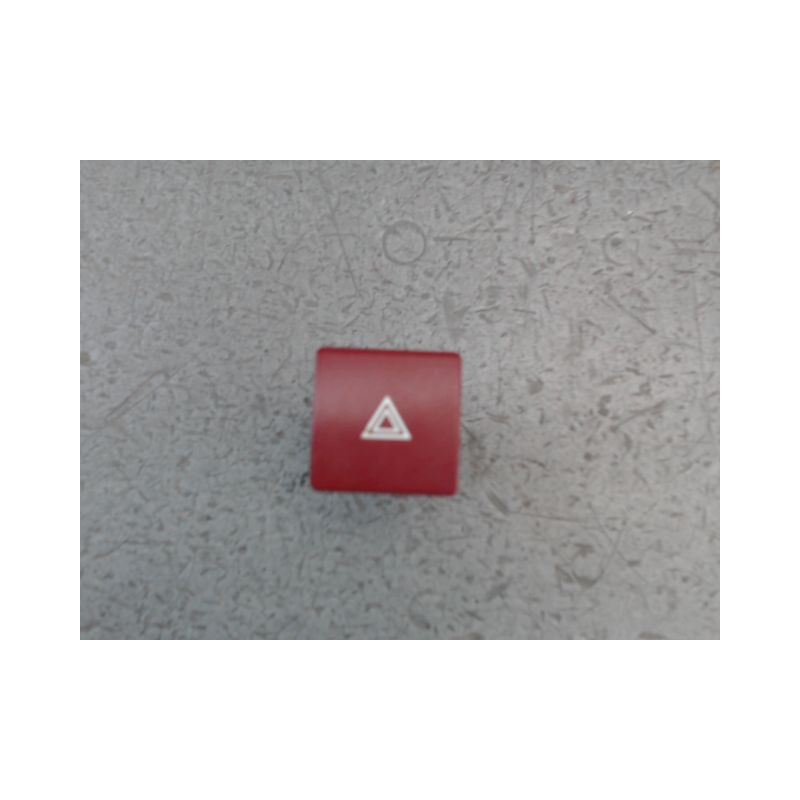 BOUTON DE WARNING CITROEN BERLINGO