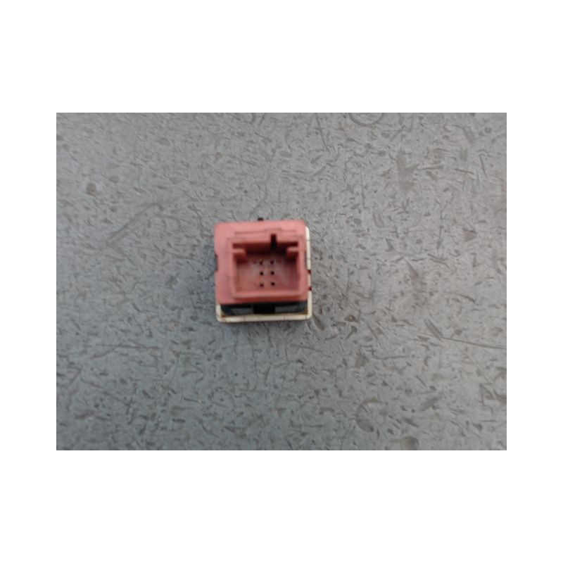 BOUTON DE WARNING CITROEN BERLINGO