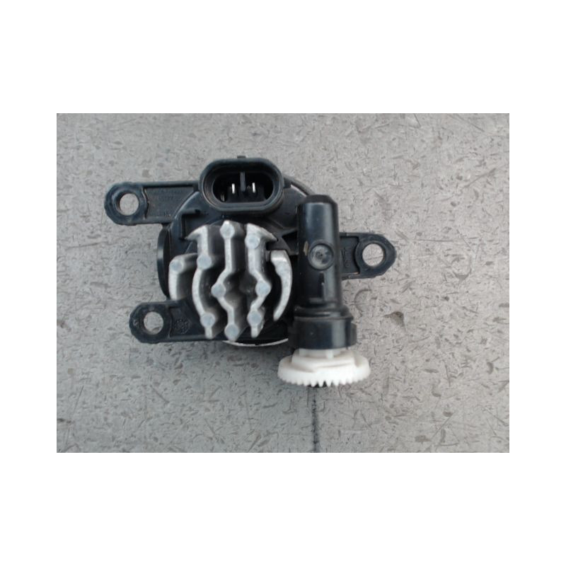 PHARE ANTIBROUILLARD AVANT GAUCHE FORD PUMA