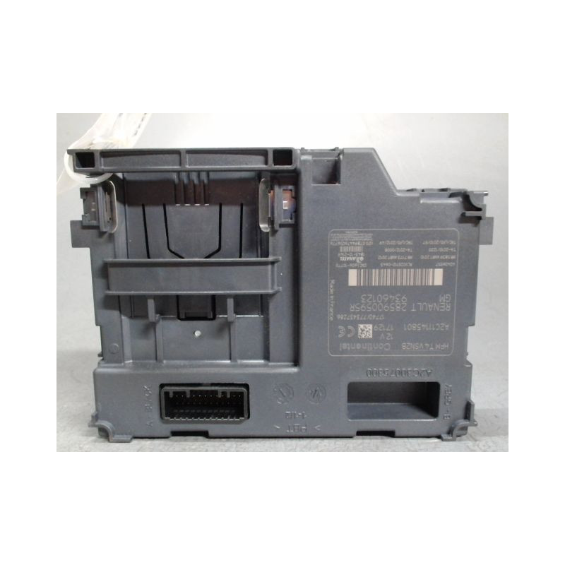 LECTEUR DE CARTE RENAULT TRAFIC
