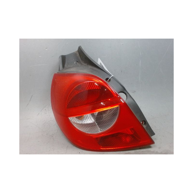 FEU ARRIERE GAUCHE  RENAULT CLIO