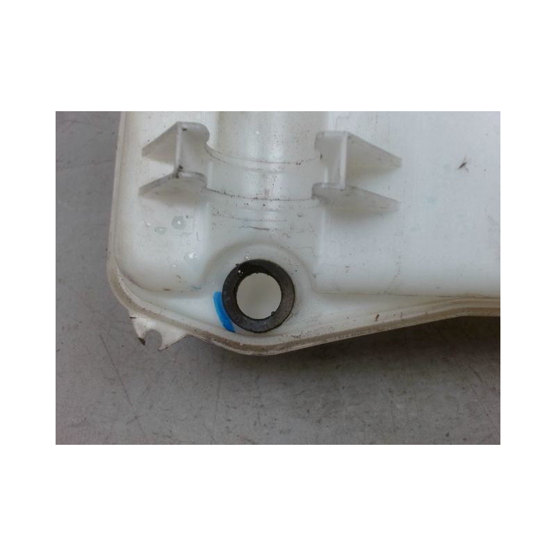 RESERVOIR LAVE-GLACE AVANT TOYOTA PROACE