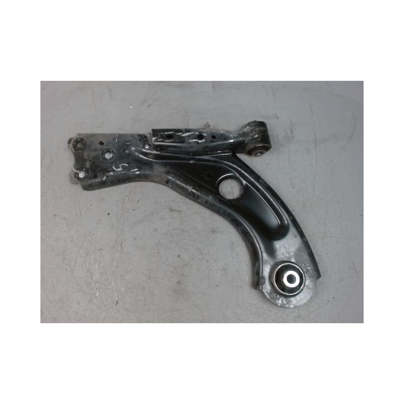 TRIANGLE INFERIEUR AVANT DROIT PEUGEOT 308
