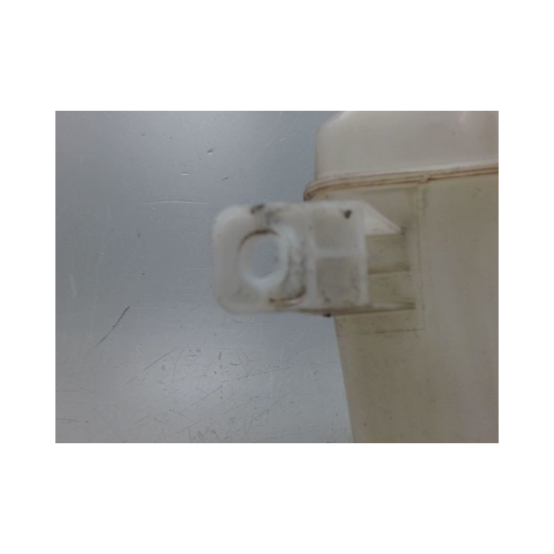 RESERVOIR LAVE-GLACE AVANT HYUNDAI I 30