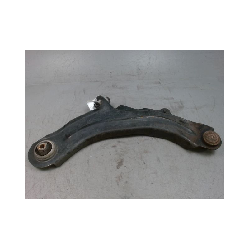 TRIANGLE INFERIEUR AVANT GAUCHE RENAULT MEGANE
