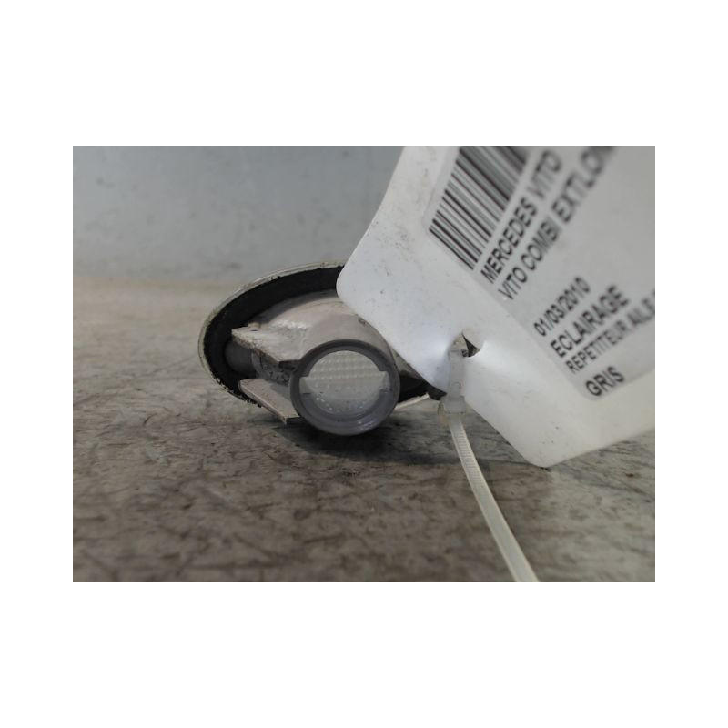 REPETITEUR AILE DROIT MERCEDES VITO COMBI EXTLONG 03-
