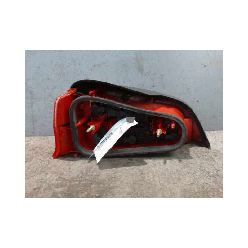 FEU ARRIERE DROIT PEUGEOT 106 96-2003