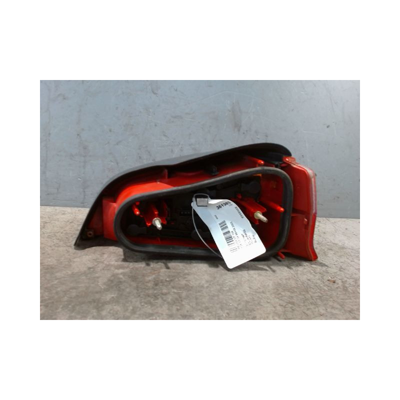 FEU ARRIERE GAUCHE  PEUGEOT 106 96-2003
