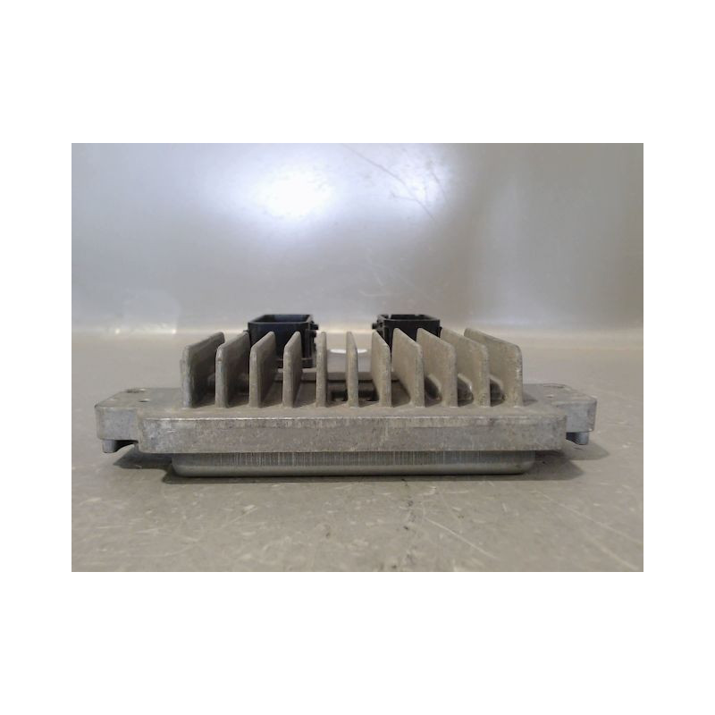 CALCULATEUR MOTEUR OPEL CORSA