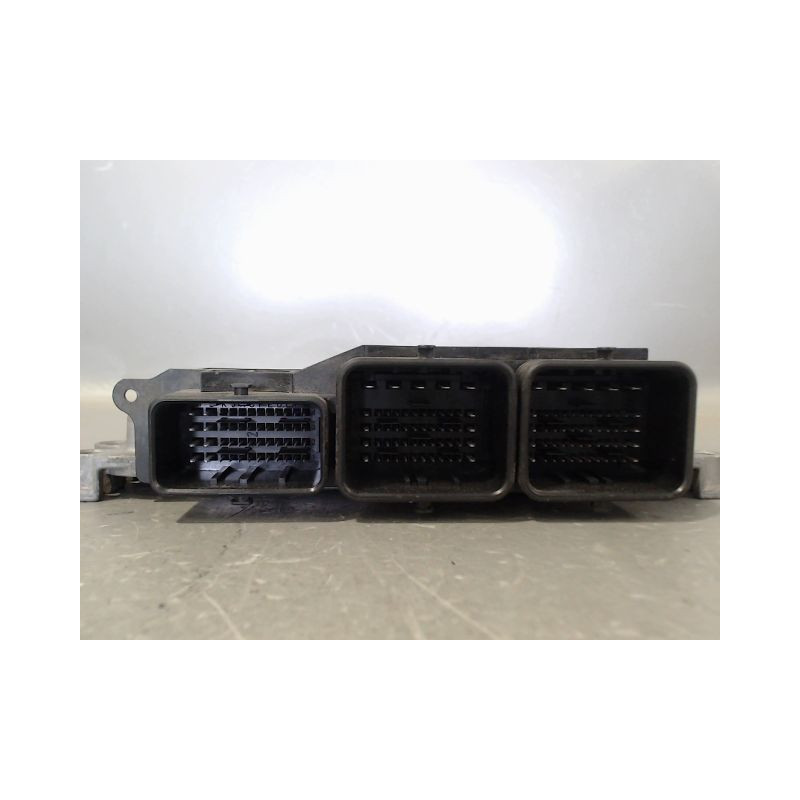 CALCULATEUR MOTEUR FORD FIESTA