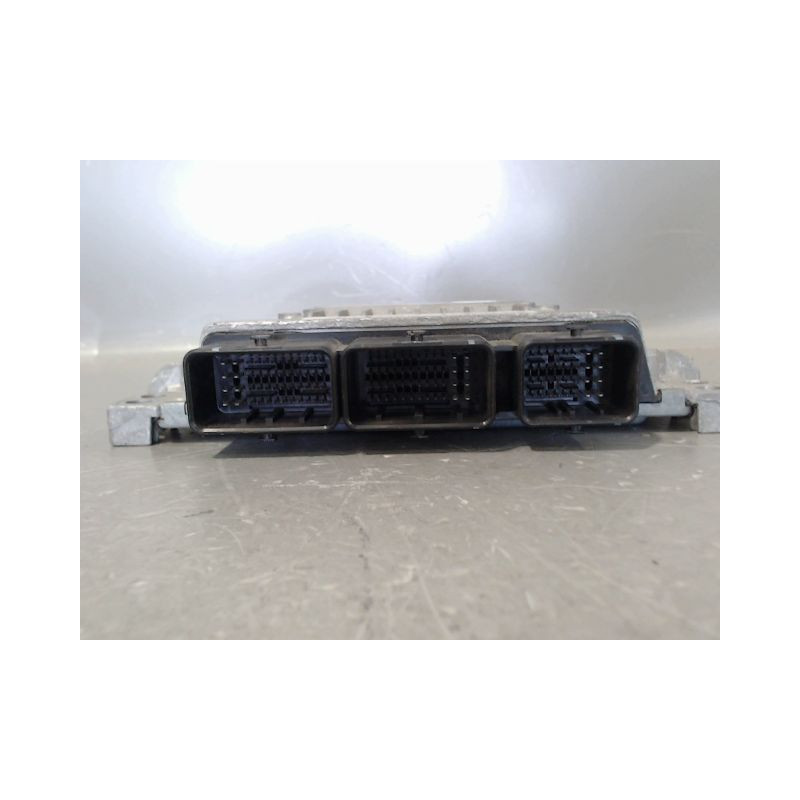 CALCULATEUR MOTEUR RENAULT LAGUNA