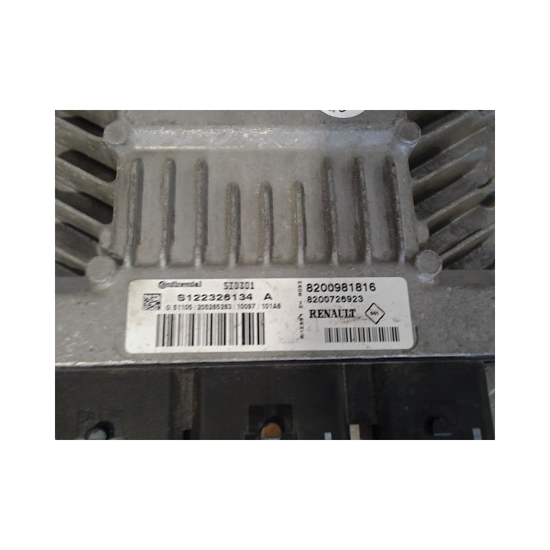 CALCULATEUR MOTEUR RENAULT LAGUNA