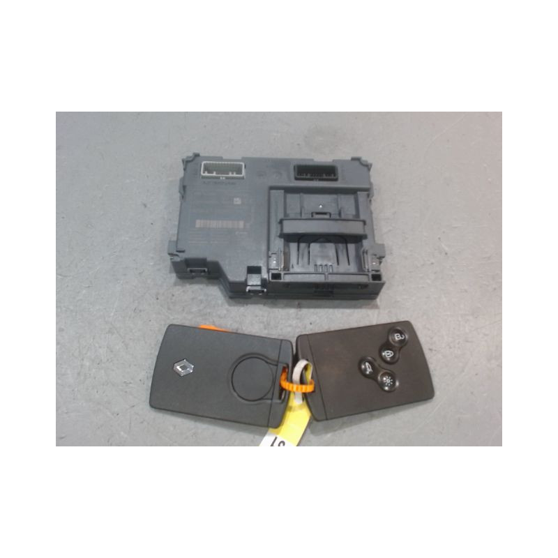 LECTEUR DE CARTE RENAULT CAPTUR