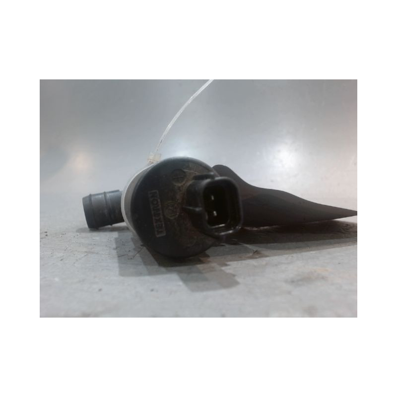 POMPE LAVE-GLACE AVANT TOYOTA YARIS