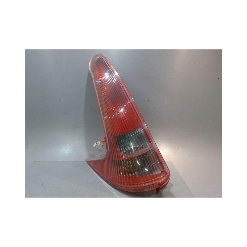 FEU ARRIERE GAUCHE  PEUGEOT 206