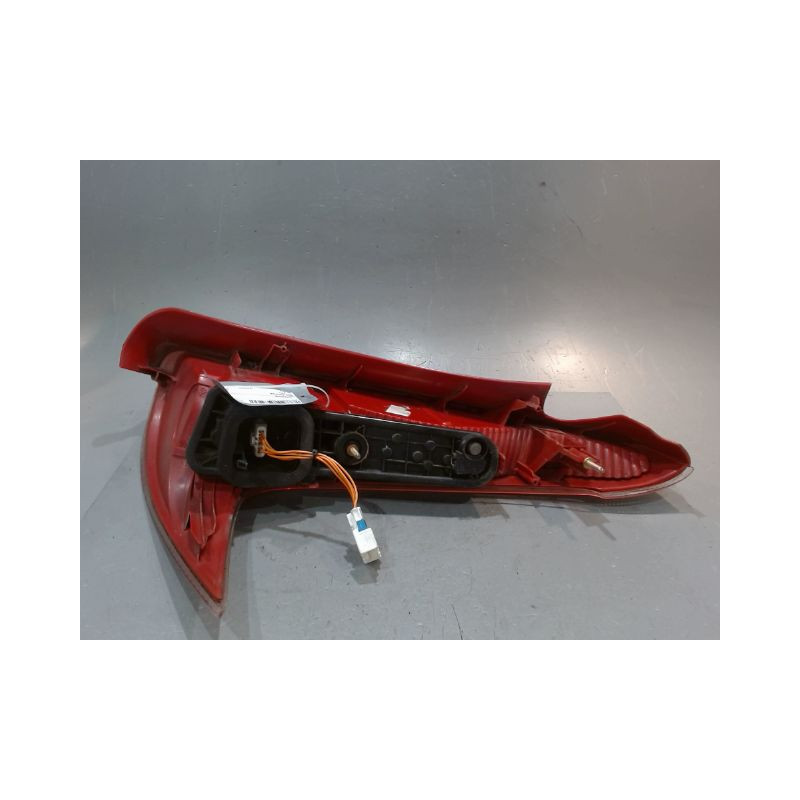 FEU ARRIERE GAUCHE  PEUGEOT 206