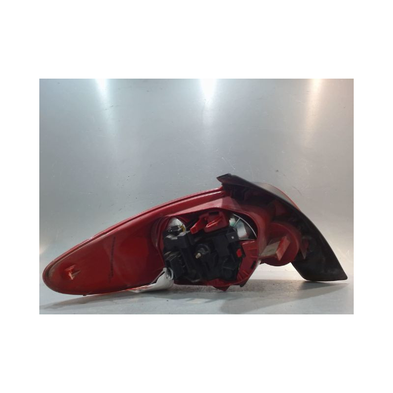 FEU ARRIERE DROIT PEUGEOT 206