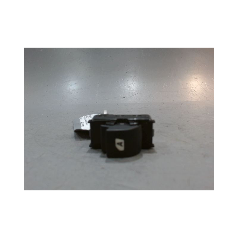 COMMANDE LEVE-GLACE PORTE AVG PEUGEOT PARTNER