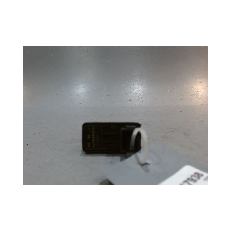 COMMANDE LEVE-GLACE PORTE AVG PEUGEOT PARTNER